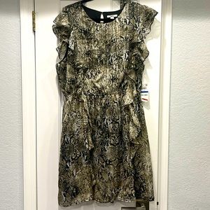 Beautiful NWT Bar III snakeskin flutter dress. Perfect for work/wedding guest